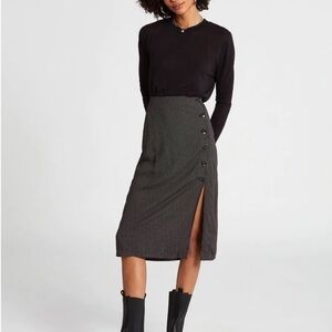 NWOT-VOLCOM-BLACK POLKA DOT PENCIL SKIRT-SIZE MEDIUM